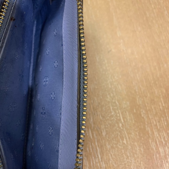 Tory Burch Robinson Zip Continental Wallet - Picture 6 of 16